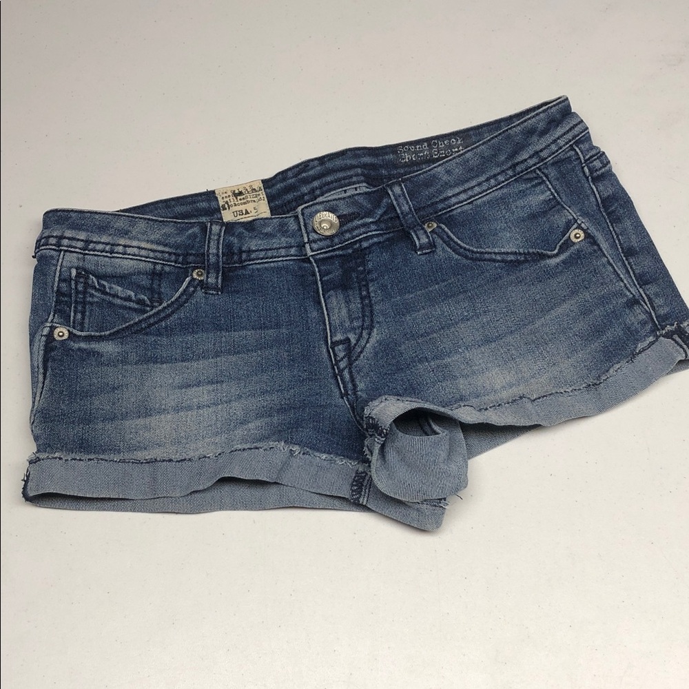 VOLCOM SOUND CHECK JEAN SHORTS W27 ⭐️